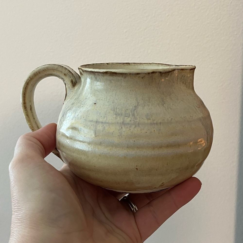 Vintage Hand Thrown Pottery Signed Pitcher Creamer Vase - Picture 10 of 10